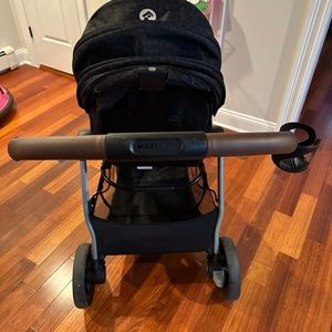 Maxi cosi single travel system, black color and leather handles